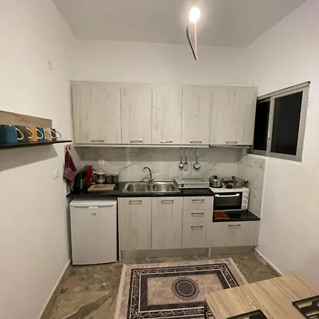 Mare Front Harbor * Корони