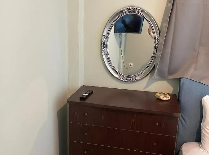 Mare Front Harbor Апартаменты Корони