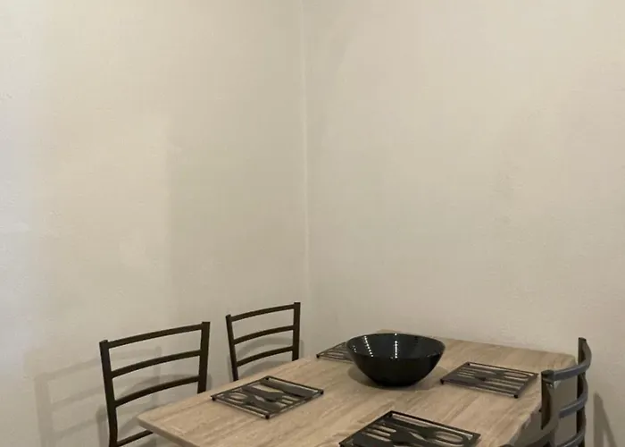 Mare Front Harbor Корони