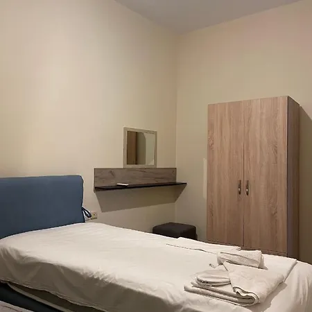 Mare Front Harbor Apartment *