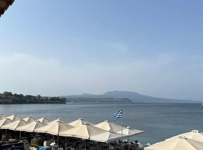 Mare Front Harbor * Koróni