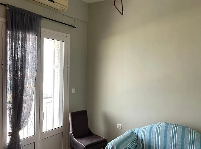 Mare Front Harbor Koróni